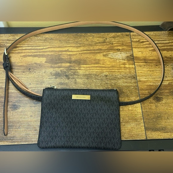 Michael Kors Black and Tan Crossbody Bag - Picture 1 of 6